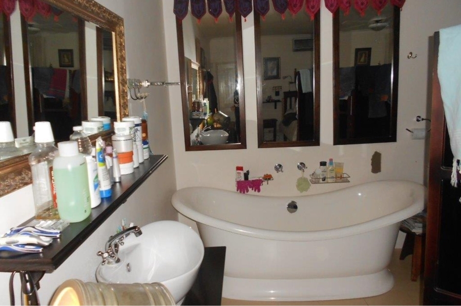 2 Bedroom Property for Sale in Bonza Bay Eastern Cape